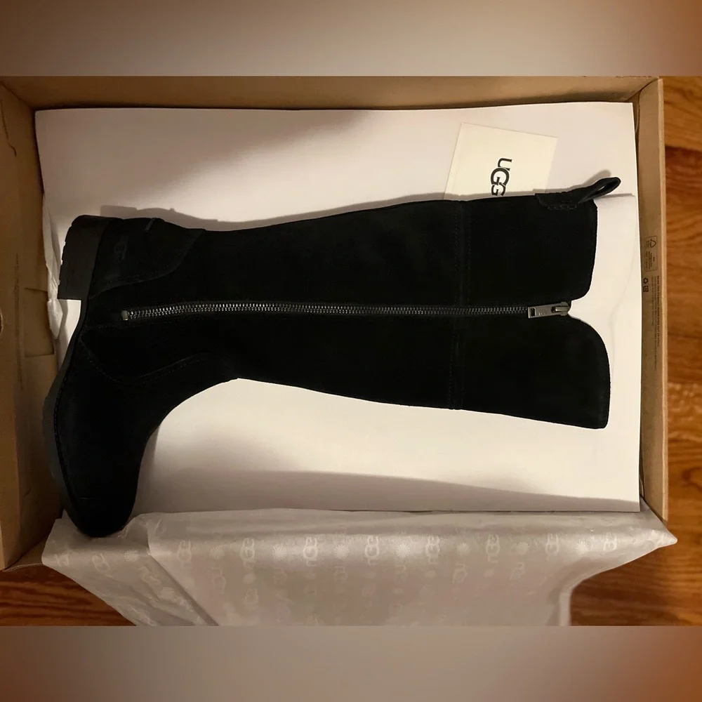 Brand New UGG Sorensen Style Black Suede Boots - Picture 10 of 12